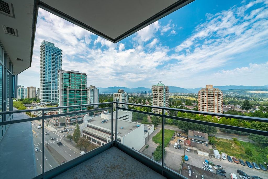listing image 1103803815956828356