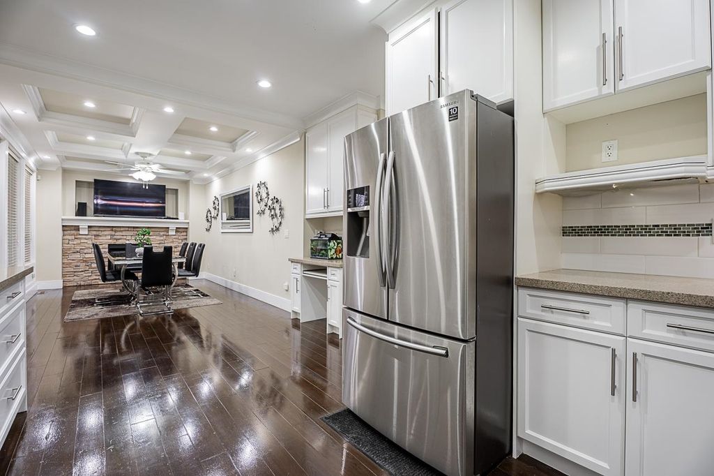 listing image 1105069936636502716
