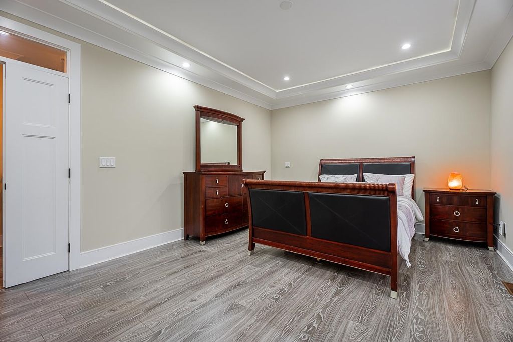 listing image 1105774539621399644