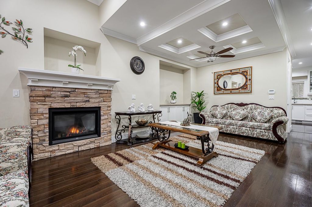 listing image 1104360268459931732