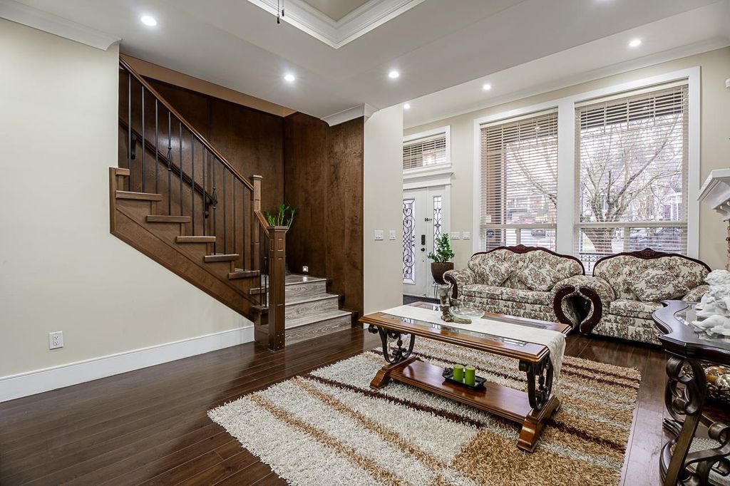 listing image 1104580358570855805
