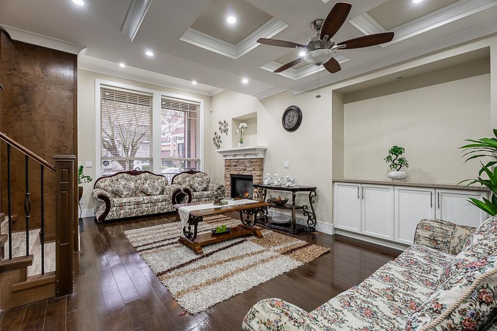 listing image 1101455005944312195