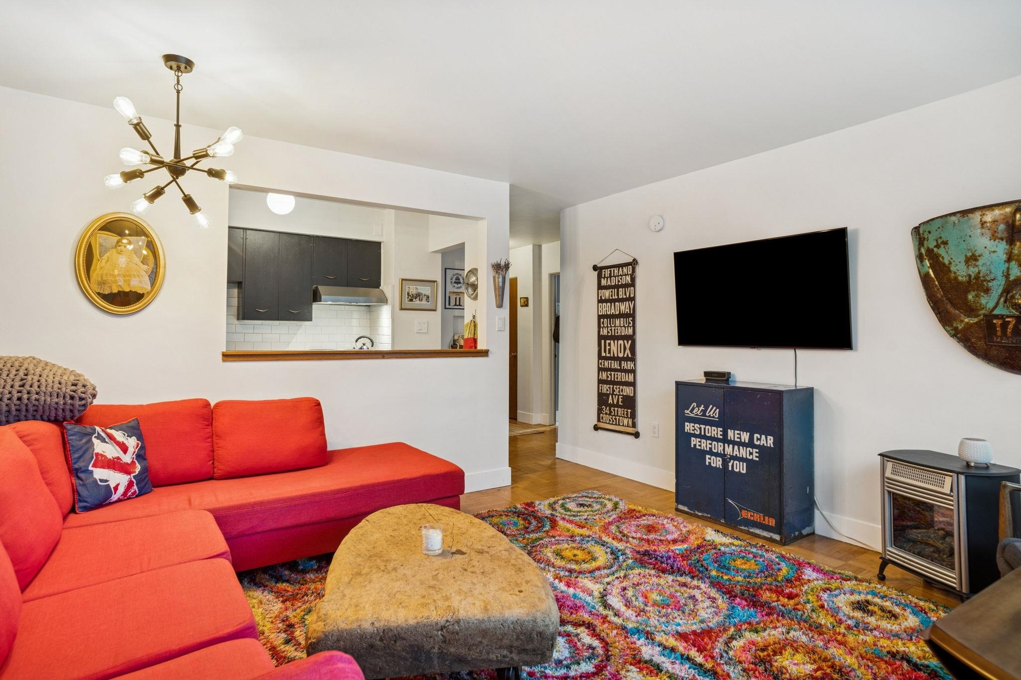 1050 Chilco Street 204