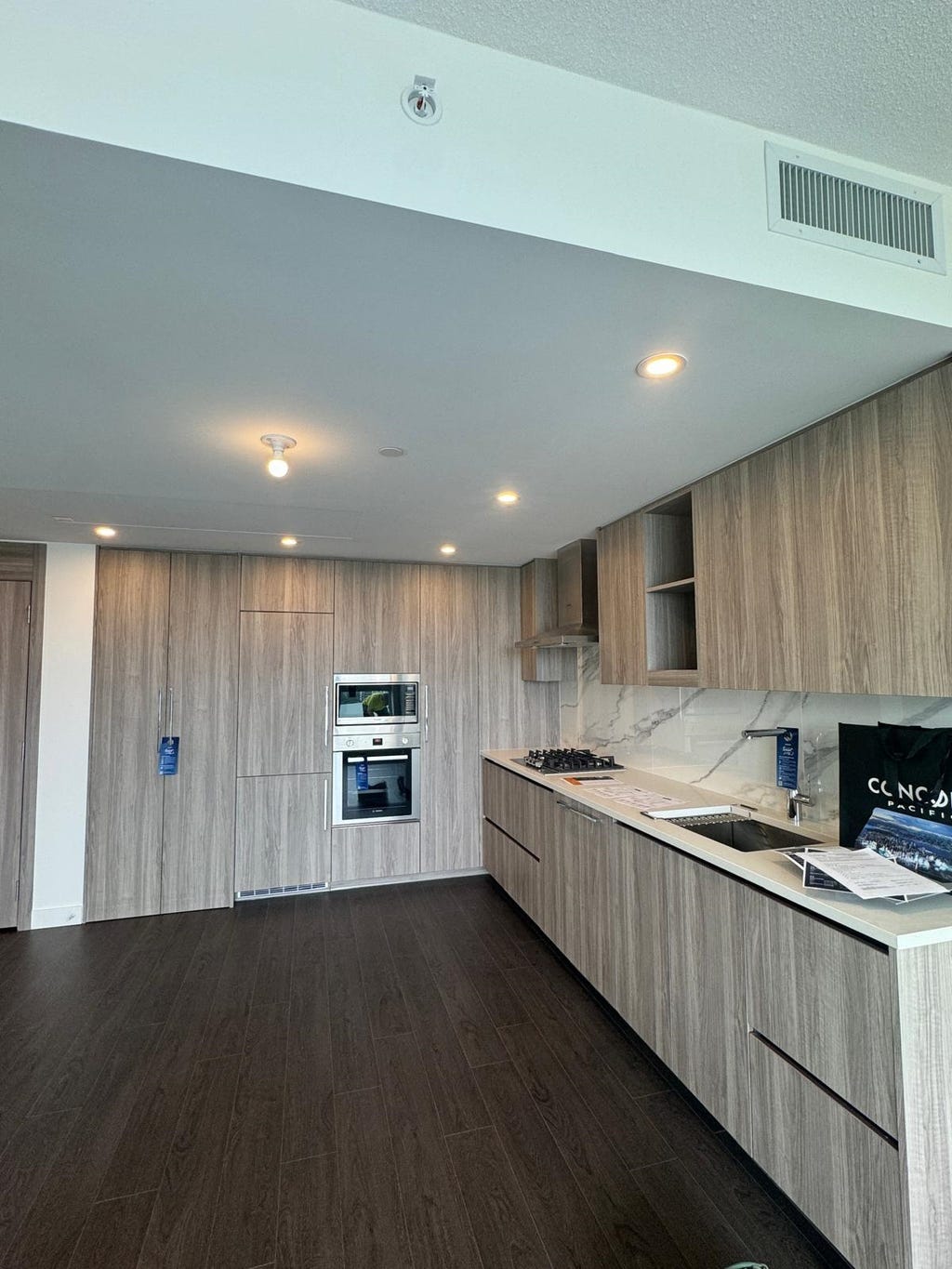 Photo of 13778 100th Avenue #2201, Surrey, BC V3T 0V3 (MLS # R3148524)