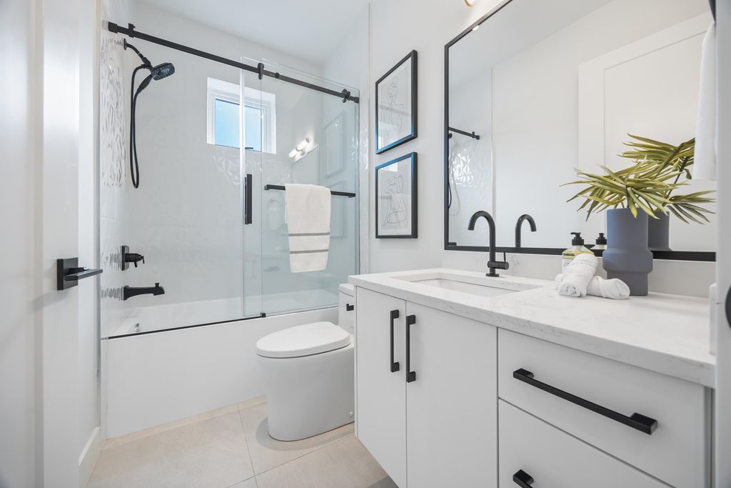 listing image 1104160460684397975
