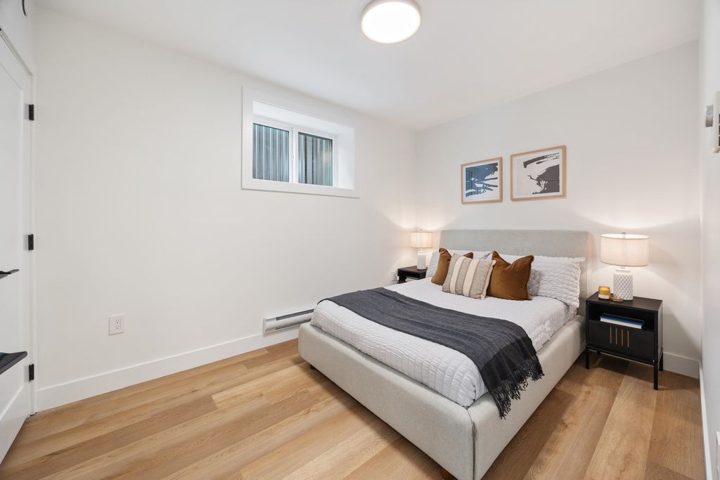 listing image 1109557275563890447