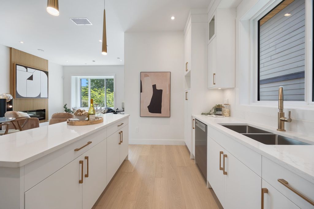 listing image 1106867846498893936