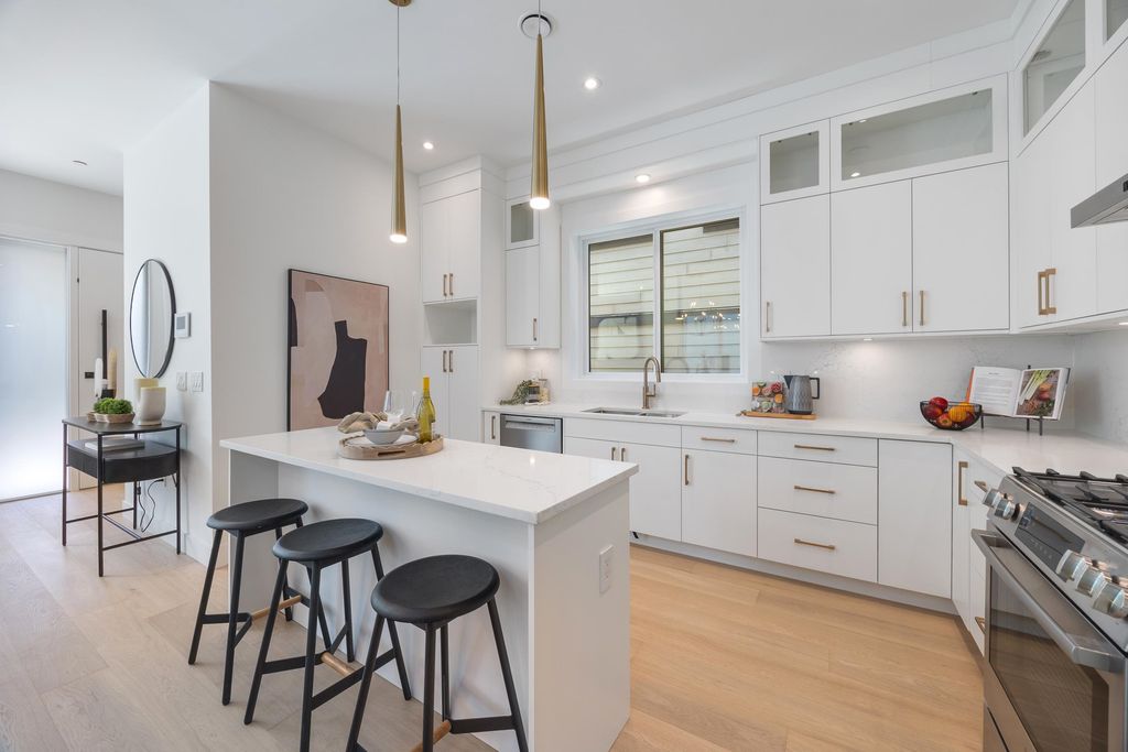 listing image 1103499402462913717