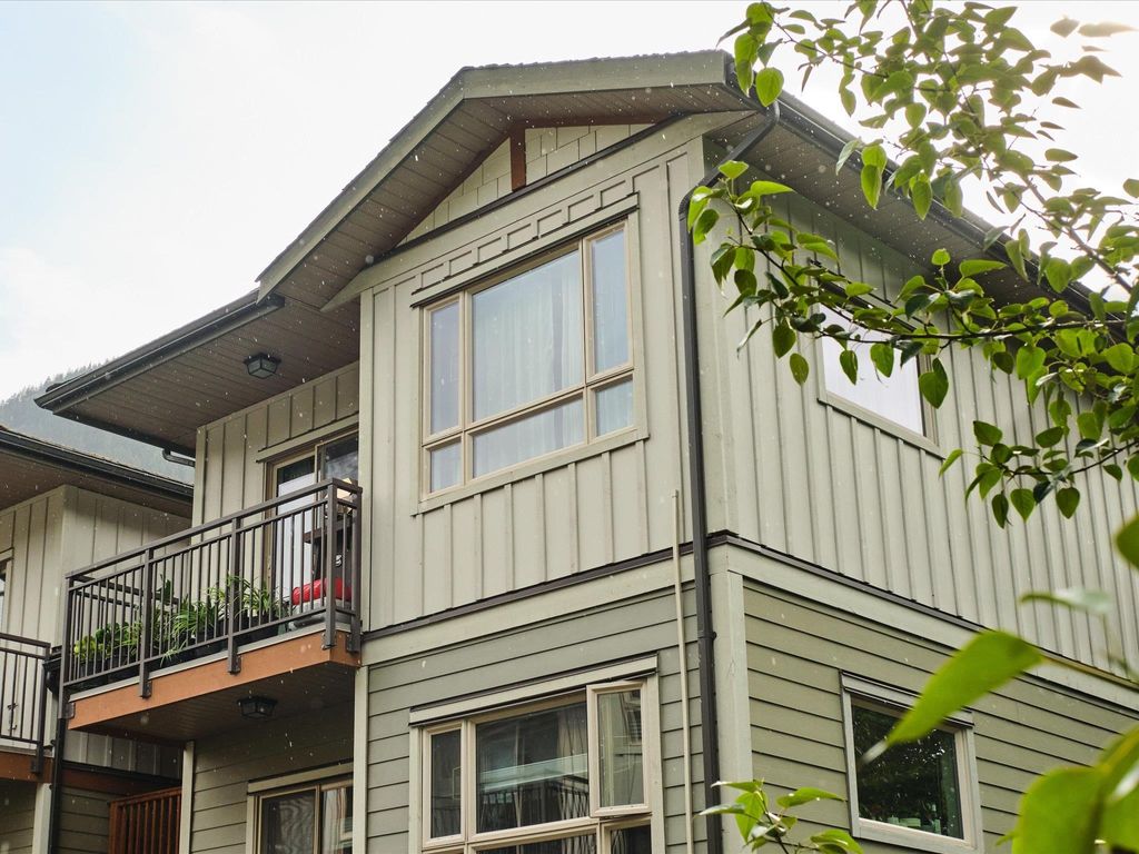 listing image 1101279820576887105