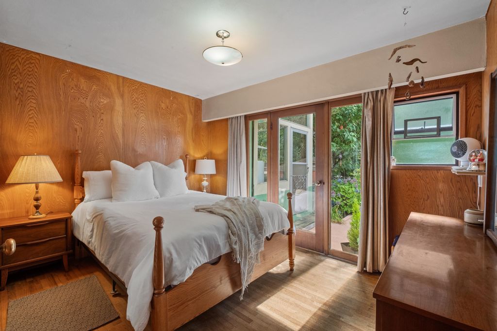 listing image 1104878357243598041