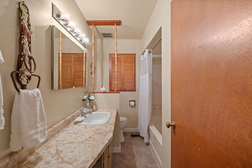 listing image 1109489349525629082