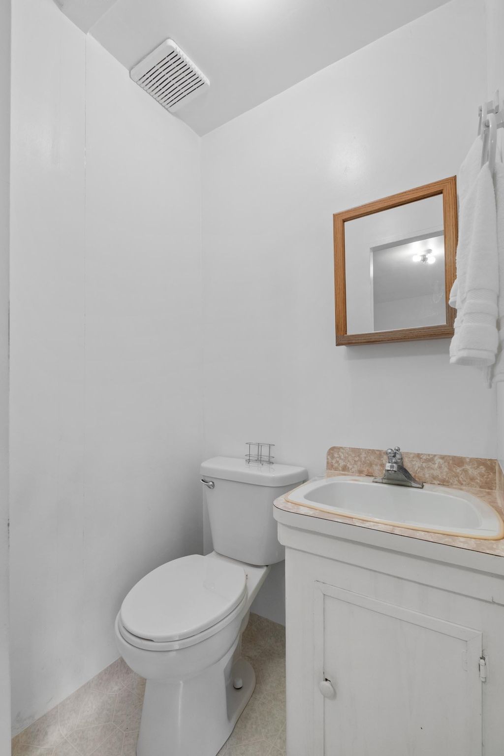 listing image 1105728988675047235