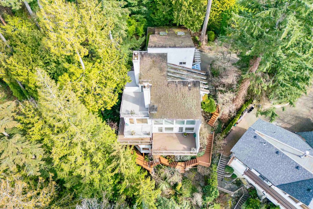 listing image 1107467851317703169