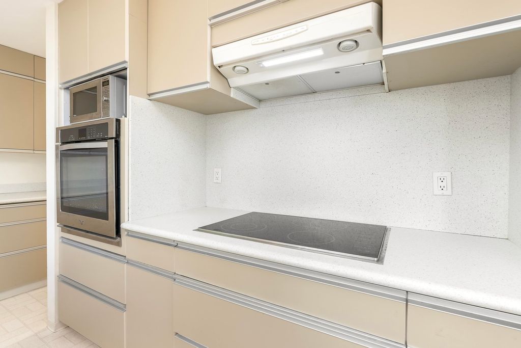 listing image 1109765546510175773