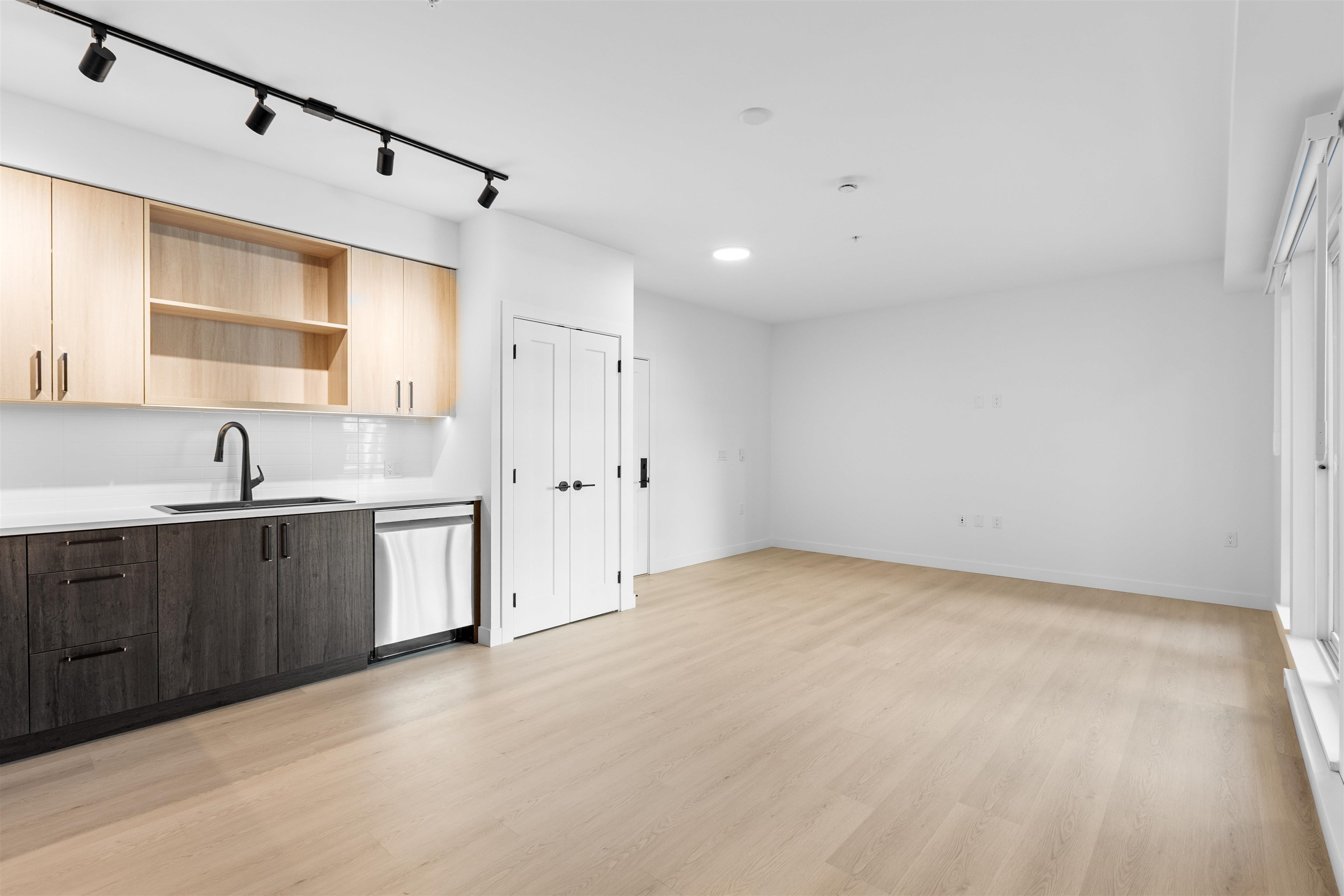 2002 St. George Street 221