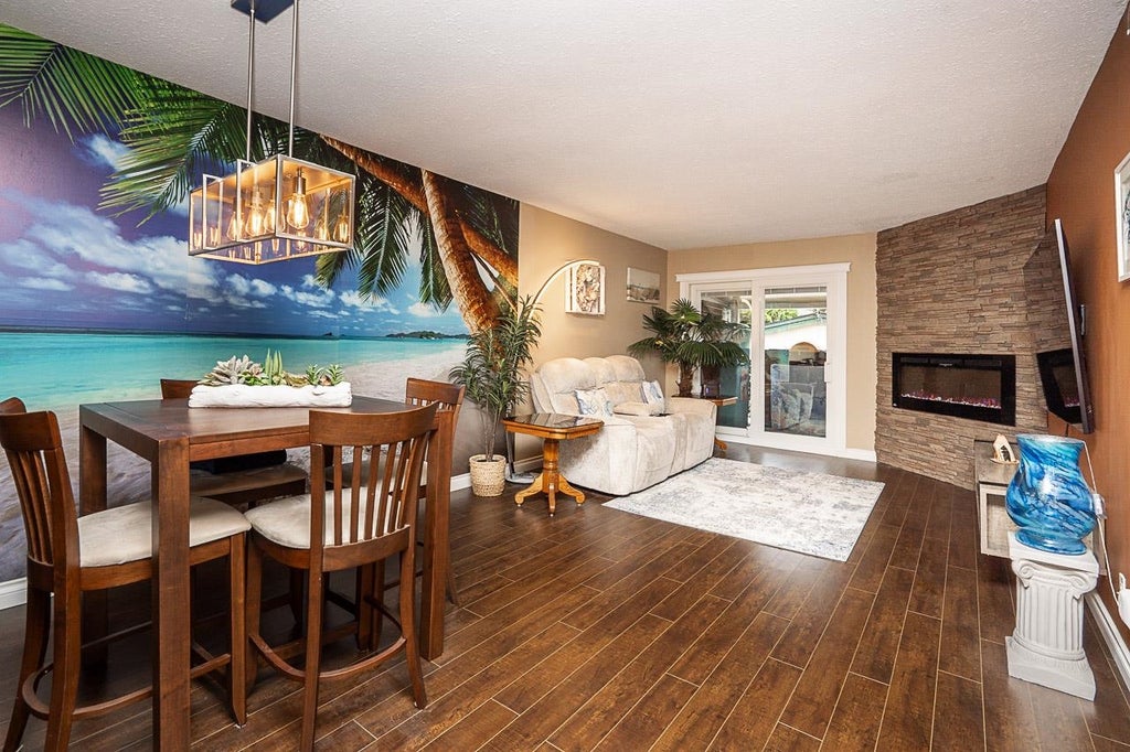 Photo of 33464 George Ferguson Way #303, Abbotsford, BC V2S 2L8 (MLS # R3170910)