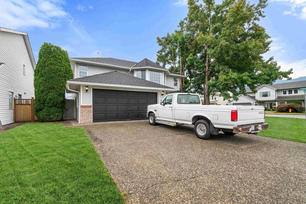 Photo of 5964 Cambridge Street, Chilliwack, BC V2R 2Y4 (MLS # R3172769)