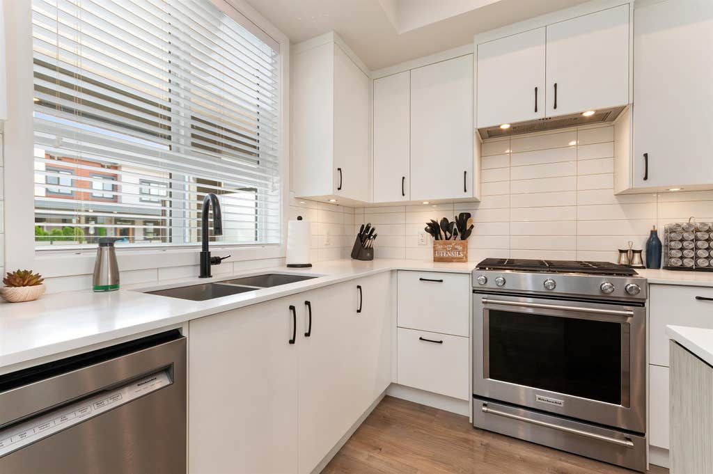 Photo of 45500 Campus Drive #30, Chilliwack, BC V2R 6E9 (MLS # R3154774)
