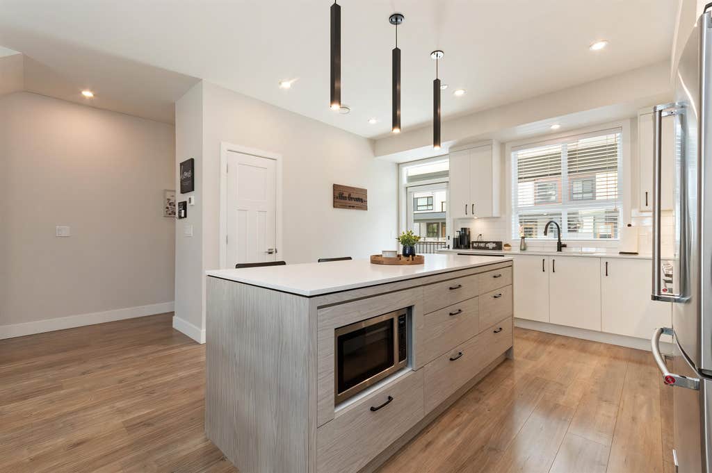 Photo of 45500 Campus Drive #30, Chilliwack, BC V2R 6E9 (MLS # R3154774)
