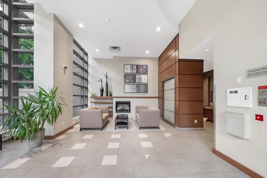 listing image 1105481524300295309