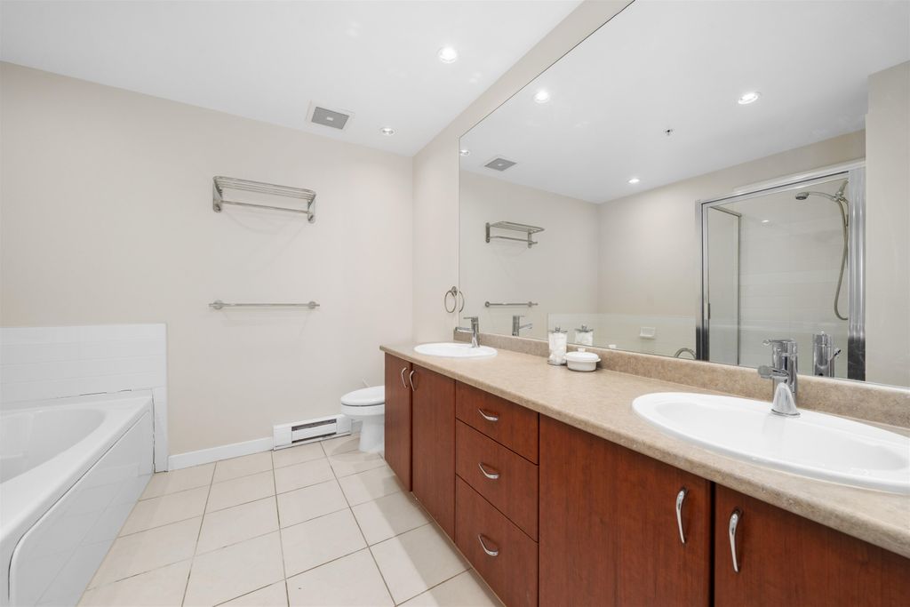 listing image 1108905954815000872