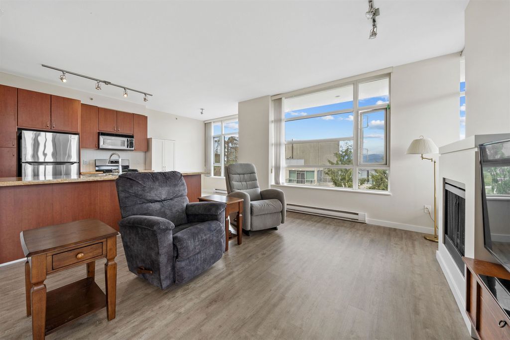 listing image 1104635881805266796