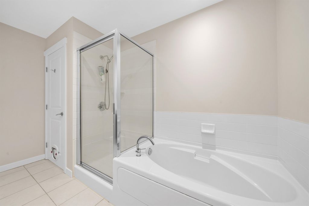 listing image 1107961695987692510