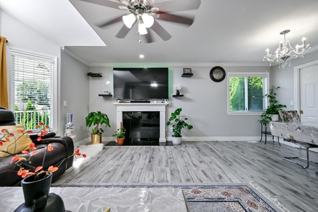 Photo of 30921 Sandpiper Drive, Abbotsford, BC V2T 5G6 (MLS # R3146398)