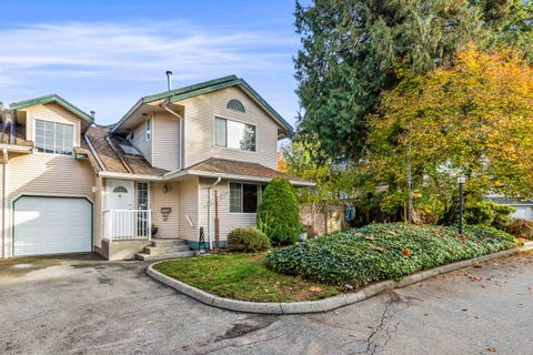 19252 119 Avenue 4 Pitt Meadows BC V3Y 2K4