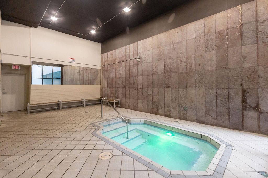 listing image 1108184783834398837