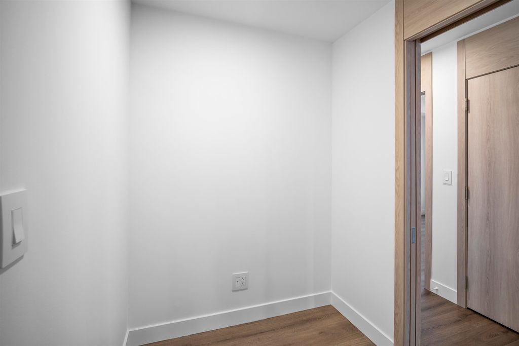 listing image 1107709721757500519