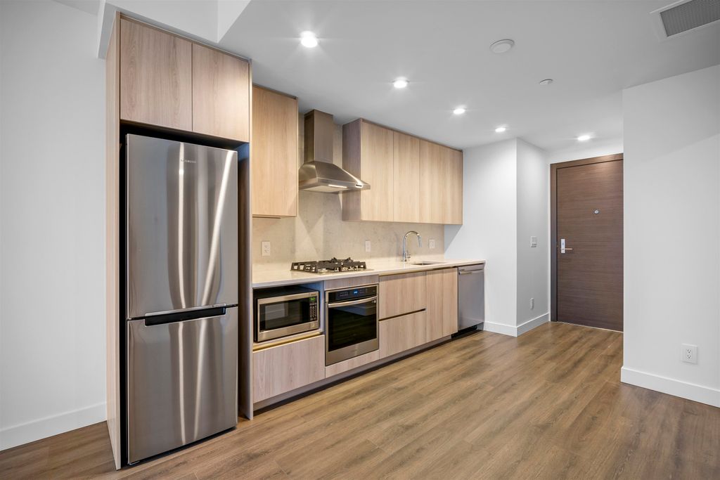 listing image 1100471753549612563