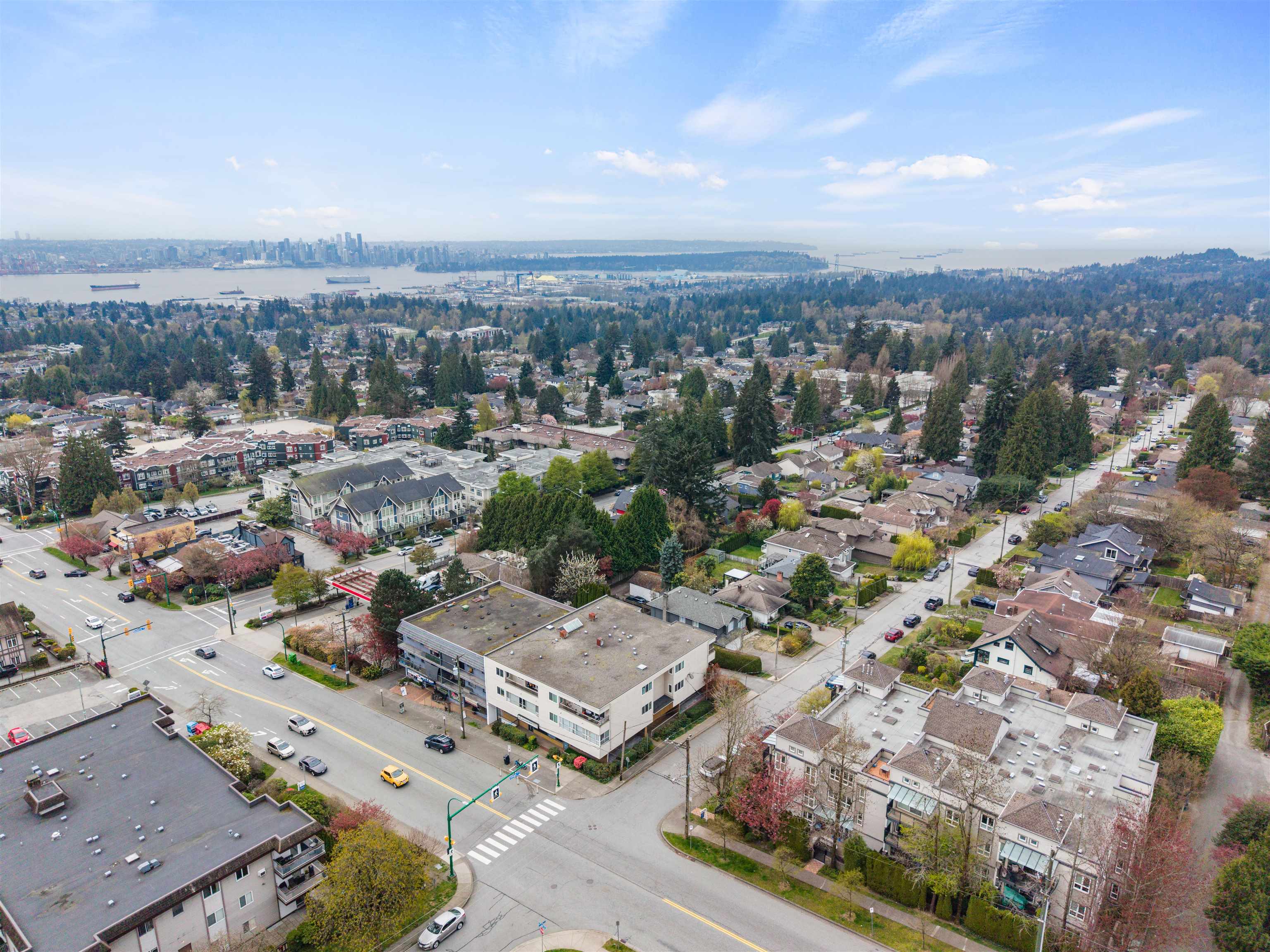 105 W Kings Road 104