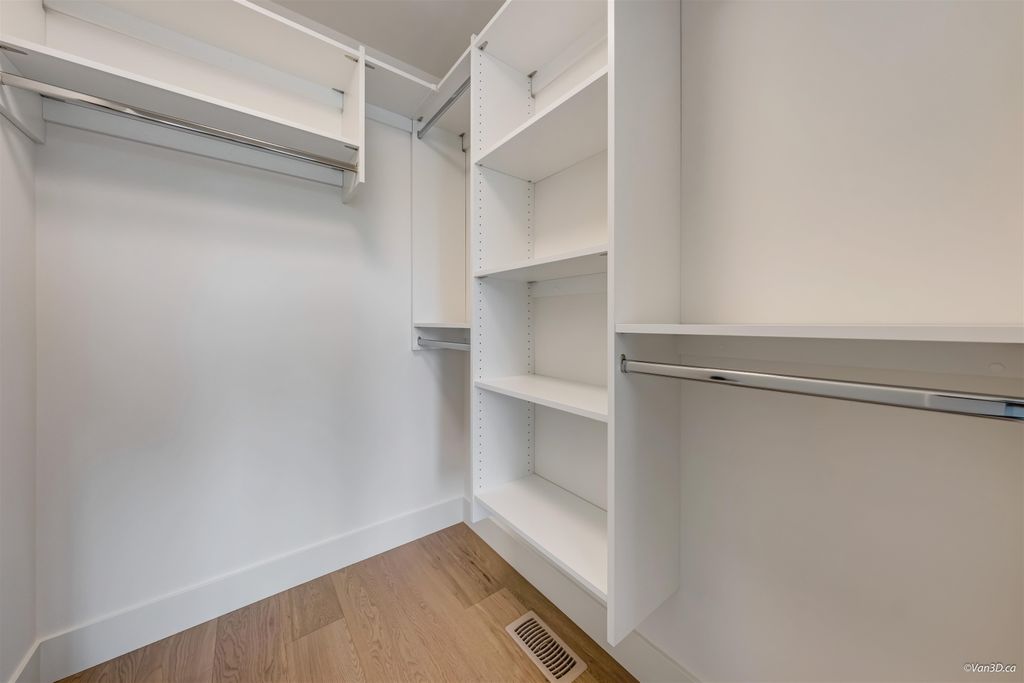 listing image 1101124924369554819