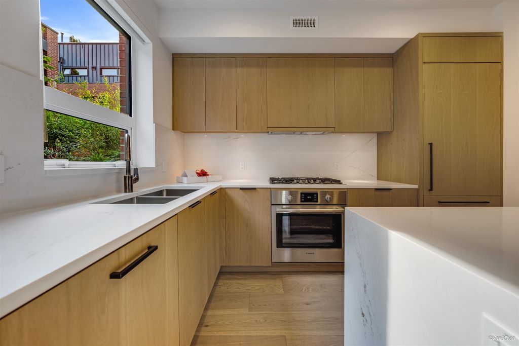 listing image 1103776664722379219