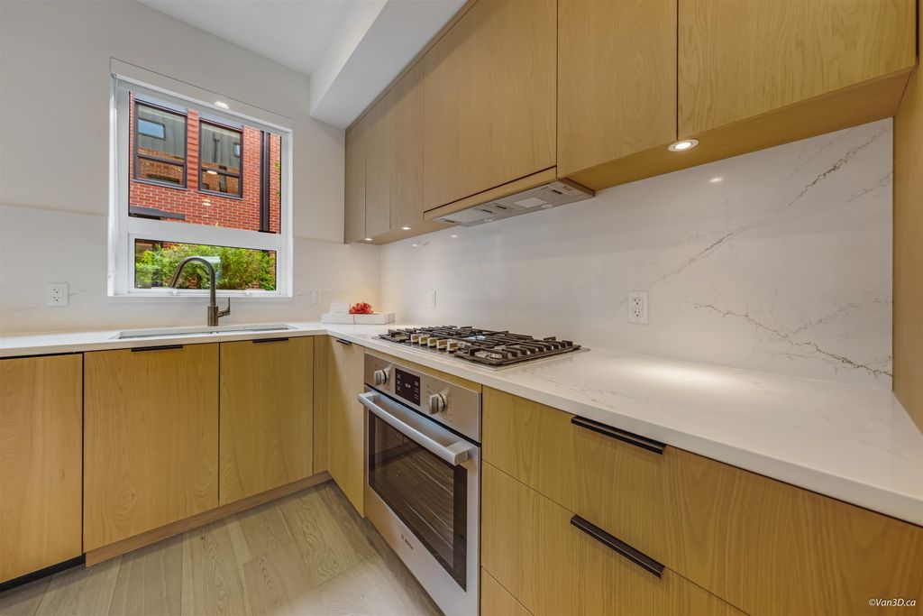 listing image 1104412509571849248