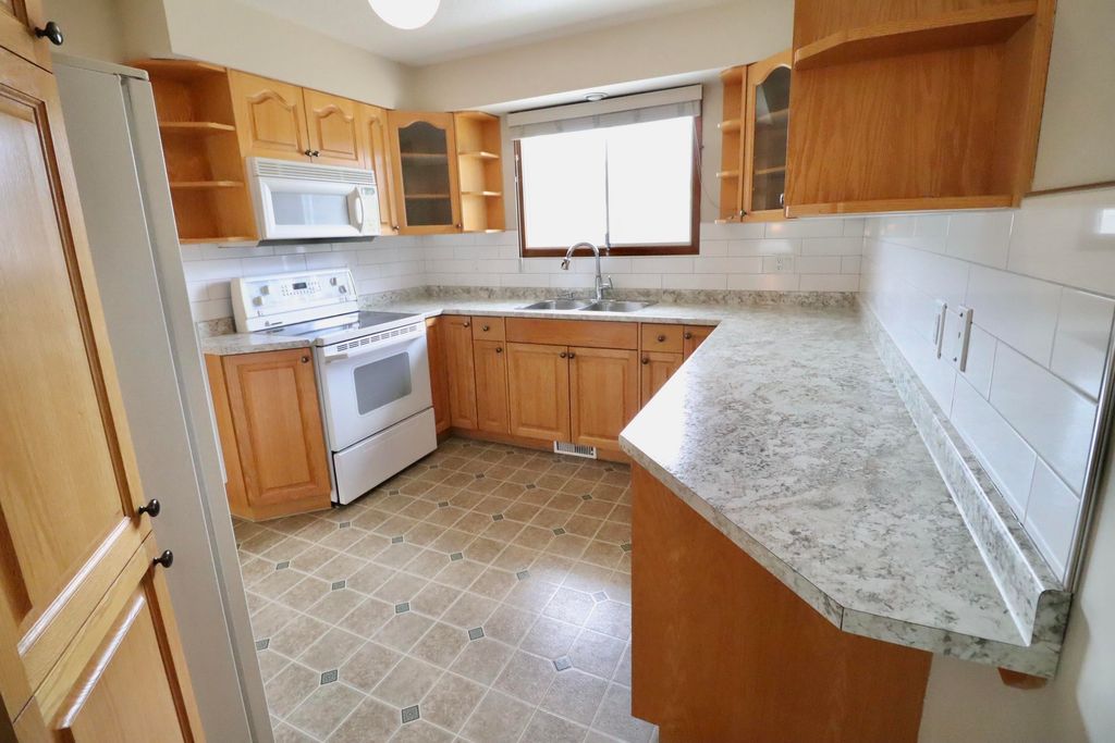listing image 1100157429991446270
