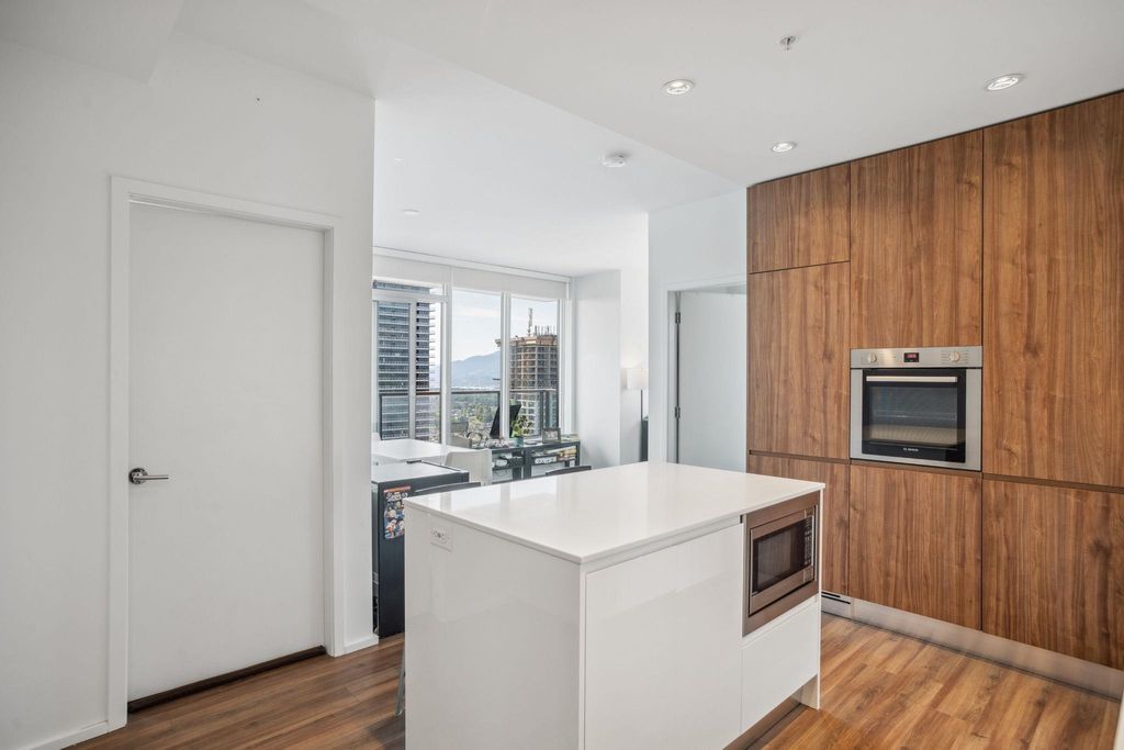 listing image 1105316392600838512