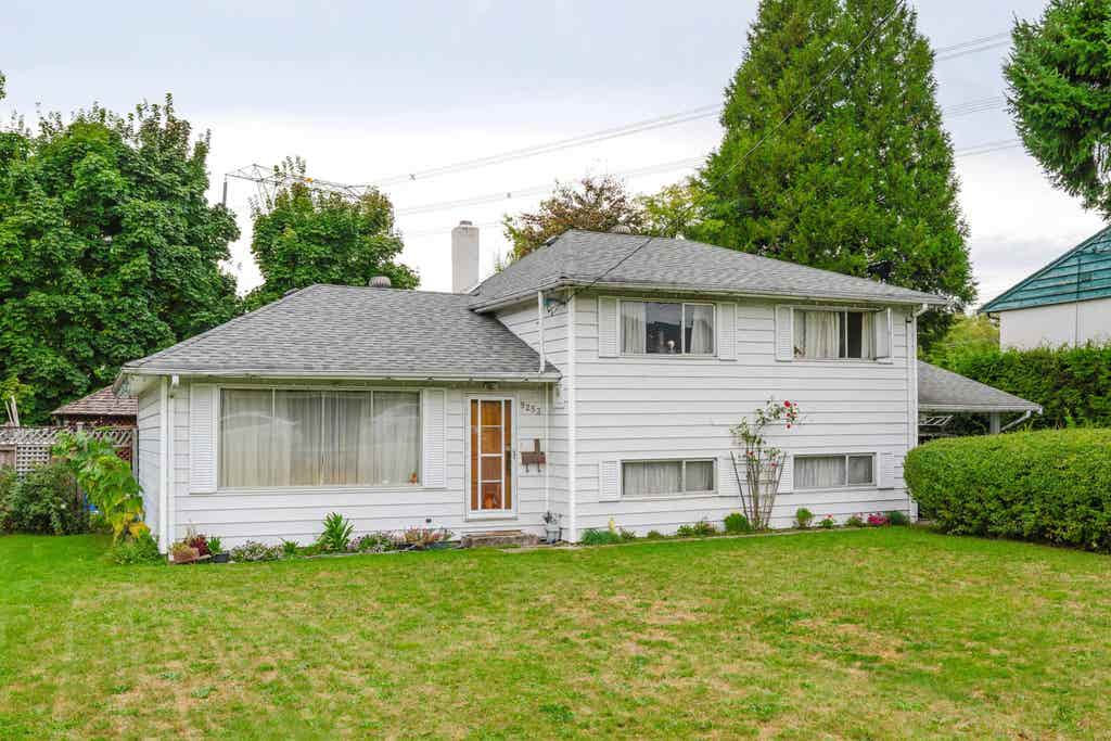Photo of 9253 137a Street, Surrey, BC V3V 5W8 (MLS # R3136528)