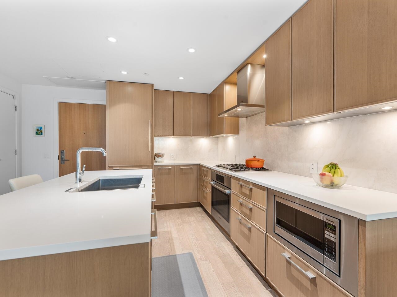 3220 Connaught Crescent 302