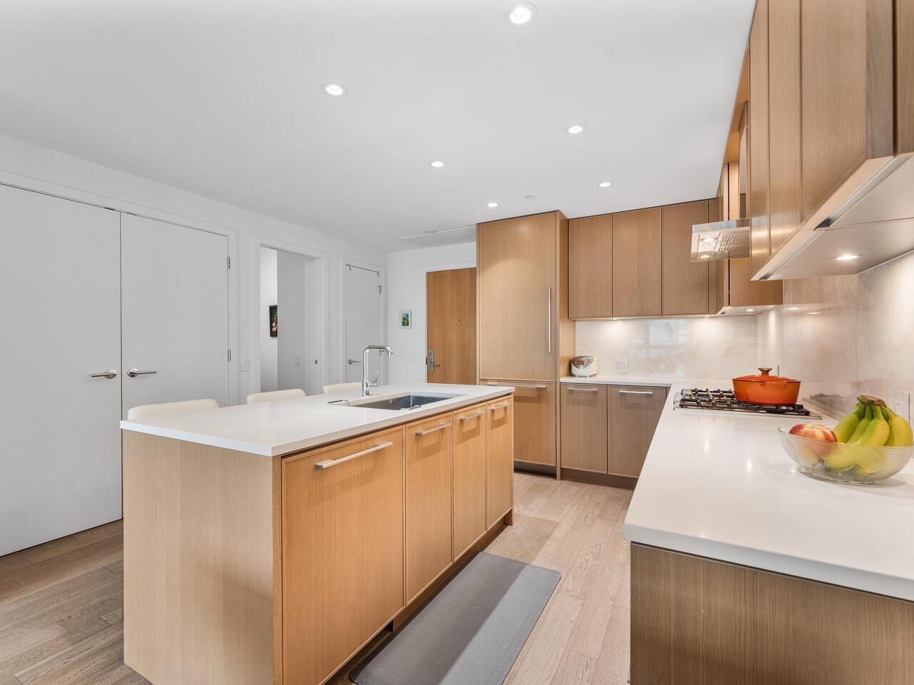 3220 Connaught Crescent 302