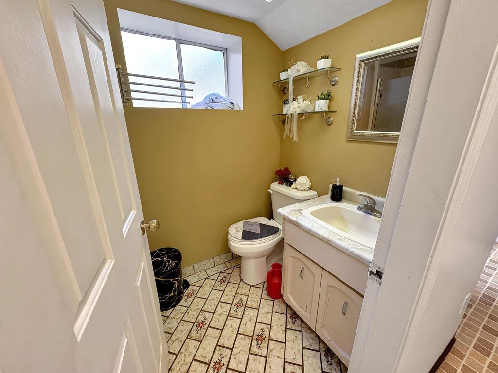 listing image 1107591180302645254