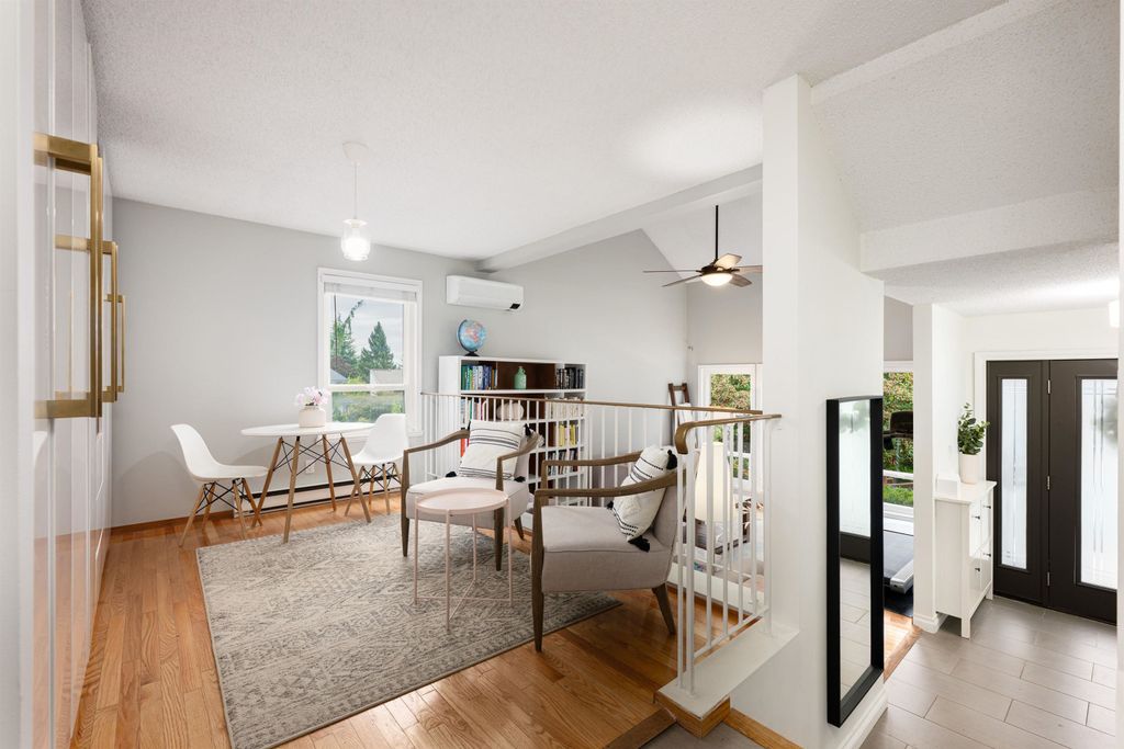 listing image 1108010725377418370