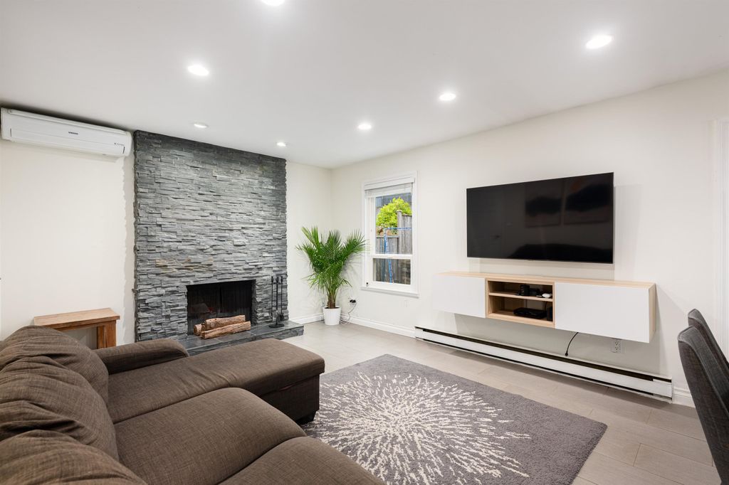 listing image 1101143732109387055