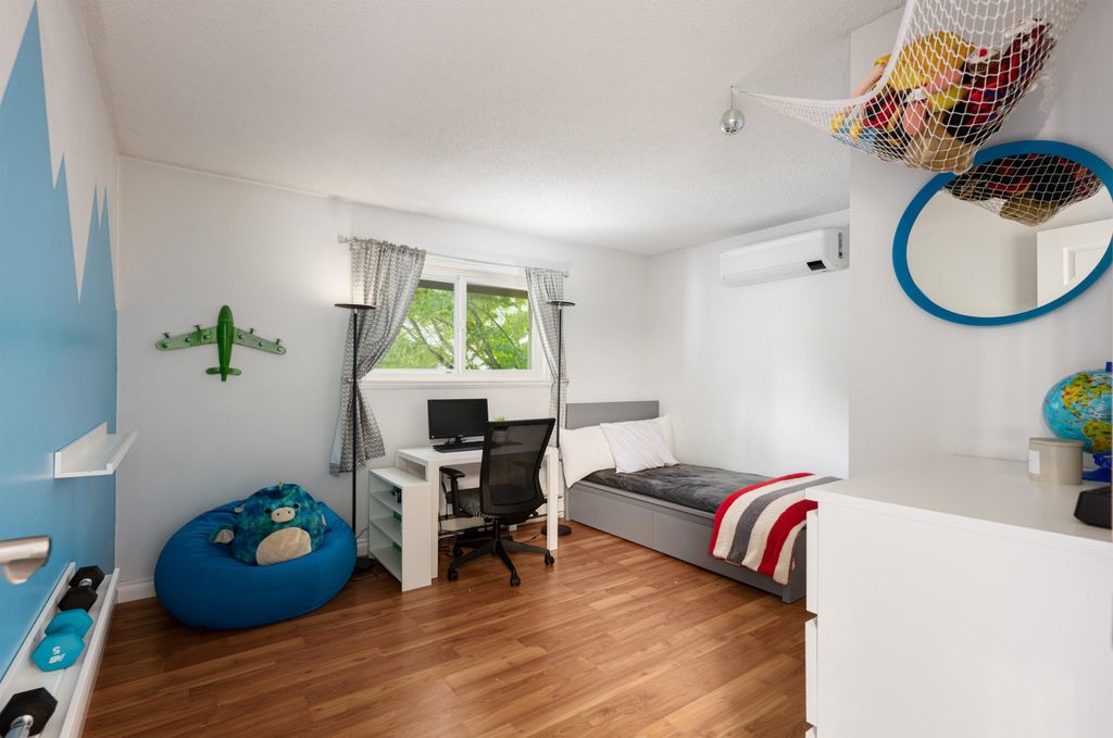 listing image 1107703745637952618