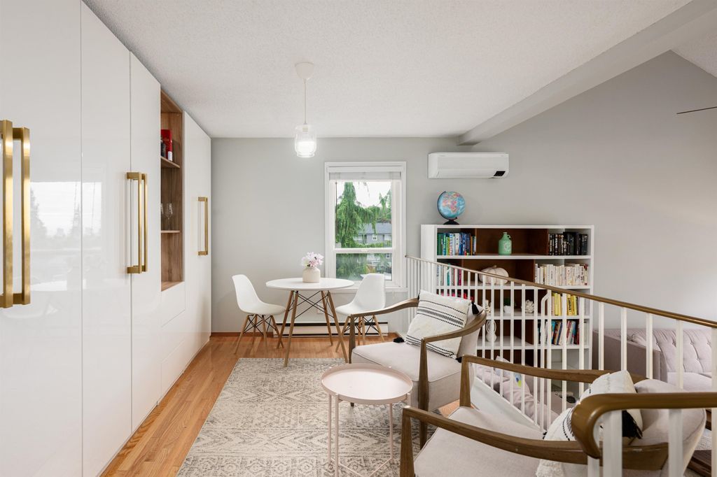 listing image 1104453755924385744