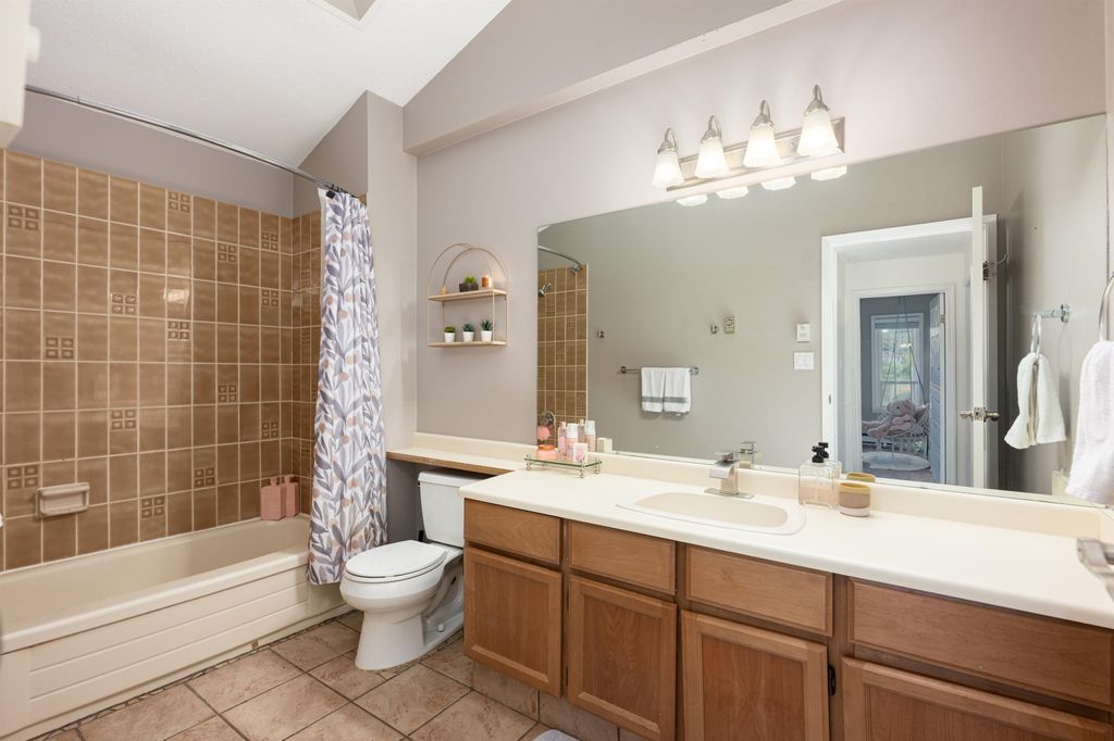 listing image 1109982388749223447