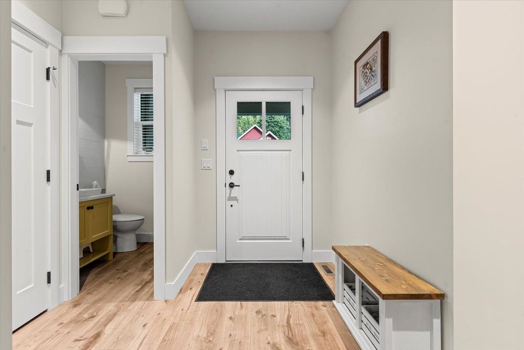 listing image 1108865960254652800