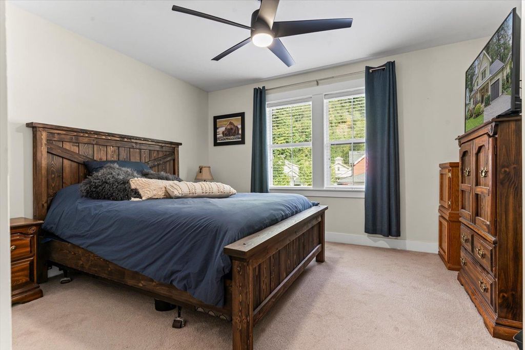 listing image 1105544937209405480