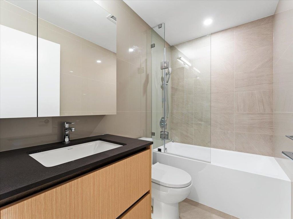 listing image 1102497418740485737